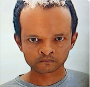 Após matar mulher com 38 golpes de faca, homem acusa PMs de torturá-lo